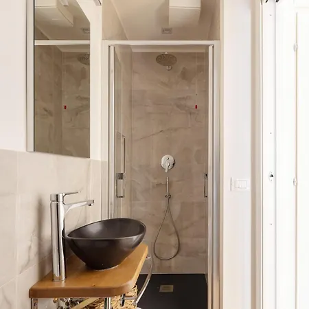 Midtown, Terre Marine